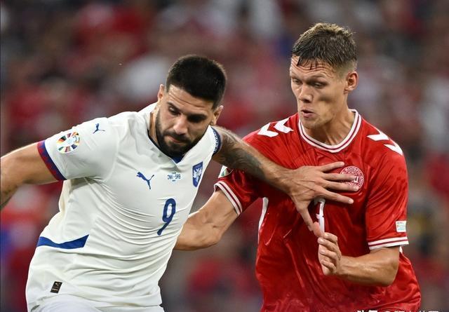 包含焦点大战：TI国际邀请赛上演巅峰碰撞的词条