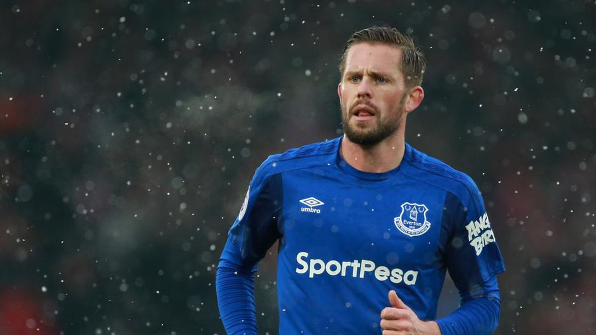 开云体育平台APP-从利拉德绝杀到莫兰特封神，当团队基石遇见孤胆英雄，篮球哲学的两极狂欢